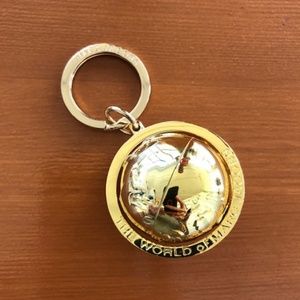 Marc Jacobs kaychain globe charm
